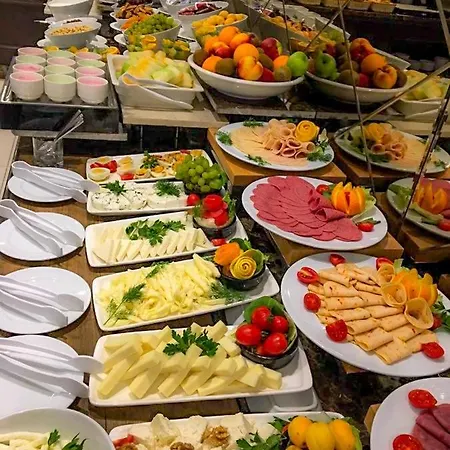 Kraljica Pravi 3* 鲁德尼克