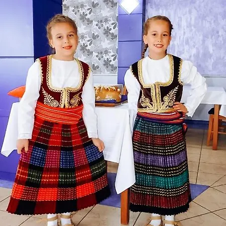 Kraljica Pravi 3* 鲁德尼克