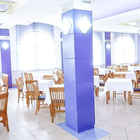 Kraljica Pravi 鲁德尼克